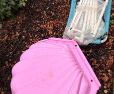 Free swing with accessories(  Dismantled ) and pink sandpit