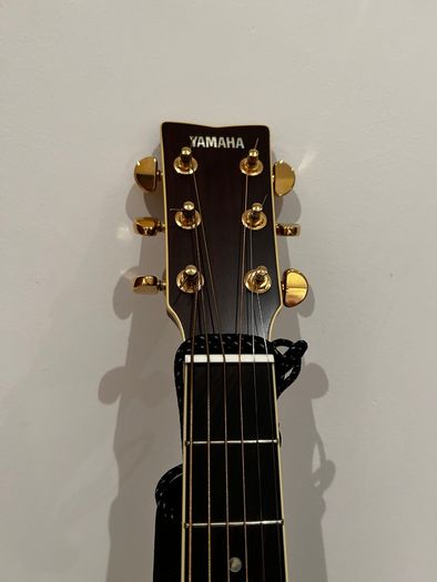 Yamaha LS-TA TransAcoustic Guitar - Excellent Condition