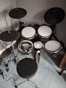 electronic drum kit