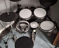 electronic drum kit