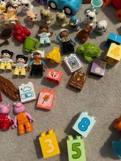 Huge Lego Duplo Joblot / bricks / mini figs / accessories