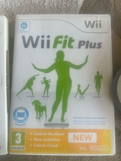 Nintendo Wii Mega Bundle - 4 Controllers, Balance Board, 5 Games (All Boxed, Mint Condition)
