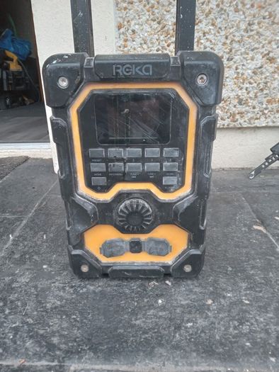 Reka Rugged DAB Radio