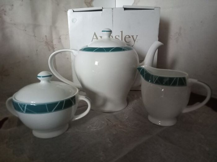 Aynsley "Vermont" Fine Bone China Teapot set