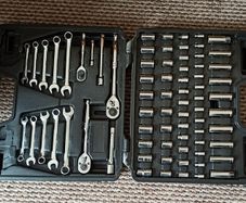 Laser socket & wrench set