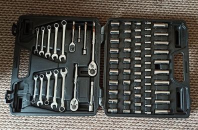 Laser socket & wrench set