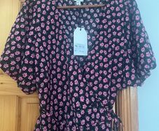Wrap top floral pink and black