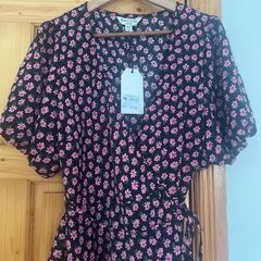 Wrap top floral pink and black