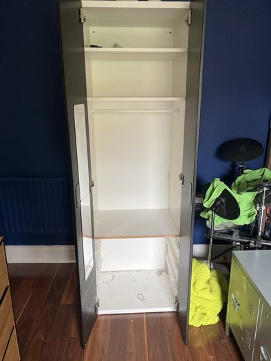 kids wardrobe