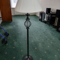 Lamp free standing