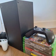 Xbox Series X Bundle - 8 Games + 3 Controllers