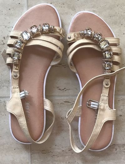 Sandals new size 7