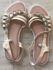 Sandals new size 7