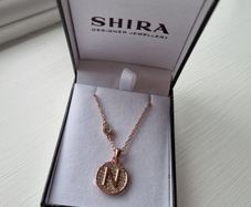 Brand new Shira Designer Jewellery rose gold pendant necklace with initial N, letter N