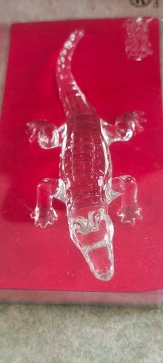 Crystal: Figurines Alligator, 5.1/2 boxed stamp from the Swiss glass manufacturer Glasi Hergiswil, indicating it was handmade in Switzerland since 1817Designer: Roberto Nieder .