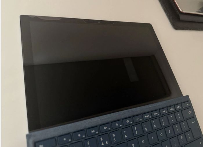 Microsoft Surface Pro 7+ Tablet Intel i5-1135G7 8GB RAM 256GB SSD 12.3" Win 11 Pro