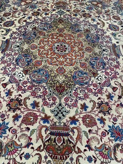P.ersian Kasmir Rug (KaSig) ( 3.90 x 3.05cm)