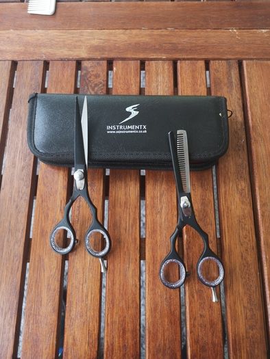 Instrument hair cutting sissors