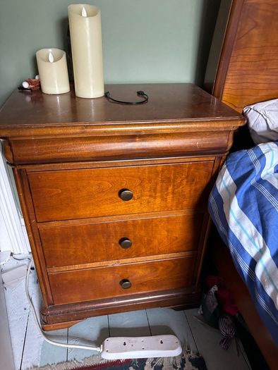 double sleigh bed and matching bedroom suite