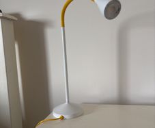 Desk lamp