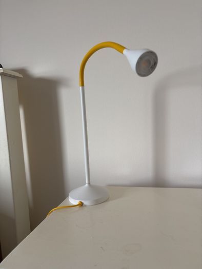 Desk lamp