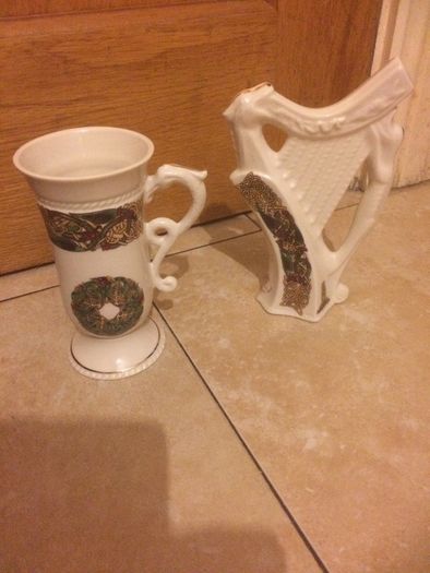 Irish harp with mug Celtic design Free postage