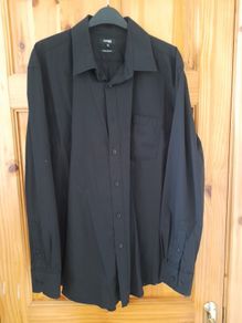 mans black shirt size medium