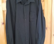mans black shirt size medium