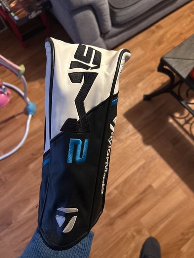 Sim 2 max driver head cover