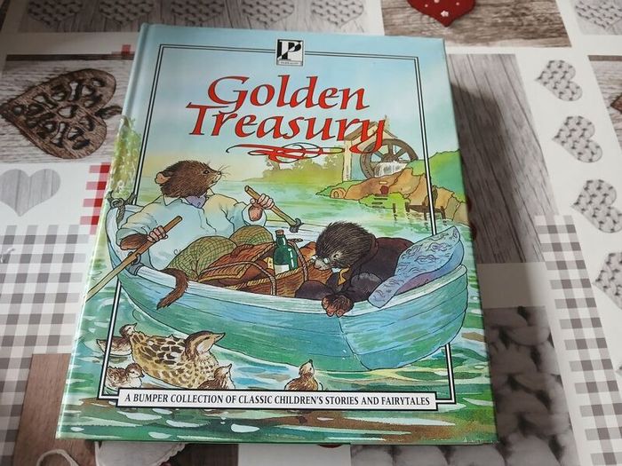 Vintage Hardcover Golden Treasury: Bumper Collection of Classic Children's Stories and Fairytales