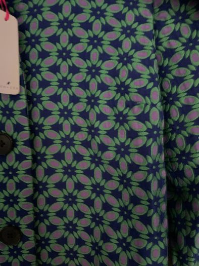 Kew coat size 8 new retro print coat