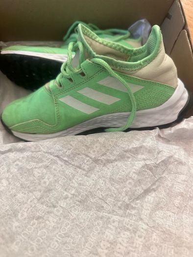 Girls Adidas Youngstar Hockey Shoes Size UK 2