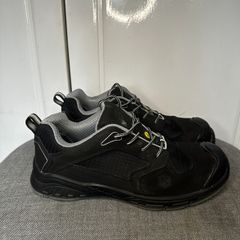 Toe guard work boots