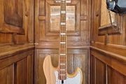 Marcus Miller V8 2024