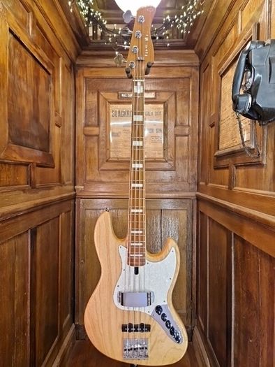 Marcus Miller V8 2024