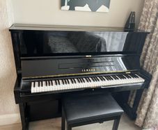 Yamaha U1 piano
