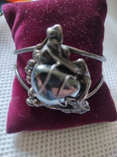 Cuff bangle