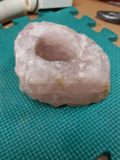 Quartz candle holder