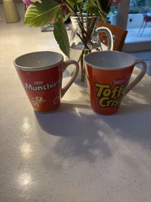 Vintage Nestle Munchies and Toffee Crisp Mugs ( 2 )