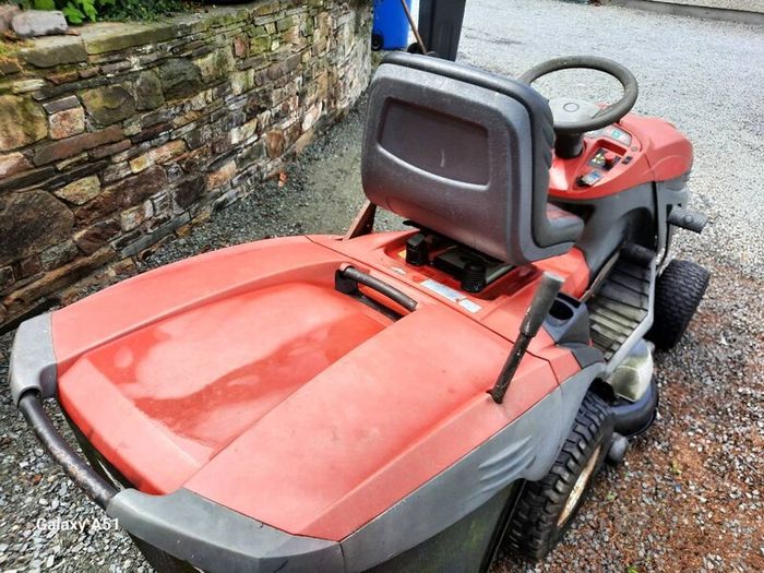 Castlegarden ride on mower