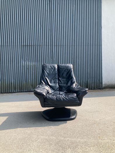 Mid Century Swivel Lounge Chair - Warehouse and Showroom Open Saturday  15th August 12 till 4pm 12 till 4pm Eircode R95T227