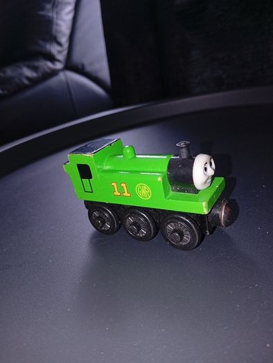 Thomas Wooden Railway Vintage Oliver