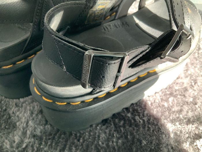 Dr Martens / Docs Size 5, Voss 11 Quad Athena Leather Strap Platform Sandals in Black