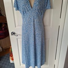 MNG Blue & White Floral  Dress Size 16