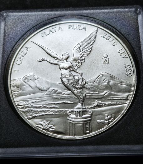 2010 Mexico Libertad 1 Oz .999 Silver Unc Coin