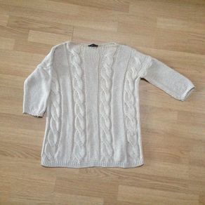 Elegant beige jumper