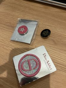 Dior pin each 50 euro