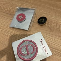 Dior pin each 50 euro