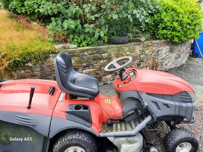 Castlegarden ride on mower