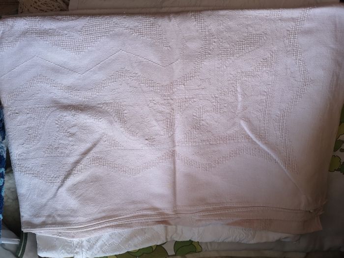 Selection of beautiful vintage table cloths